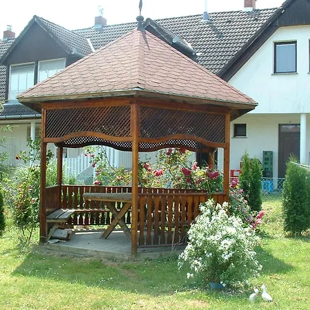 Apartmanhaz Cedrus 8 ザラカロシュ