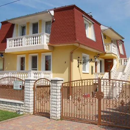 アパート Apartmanhaz Cedrus 8 *