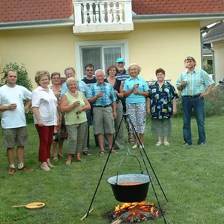 Cédrus 8 *