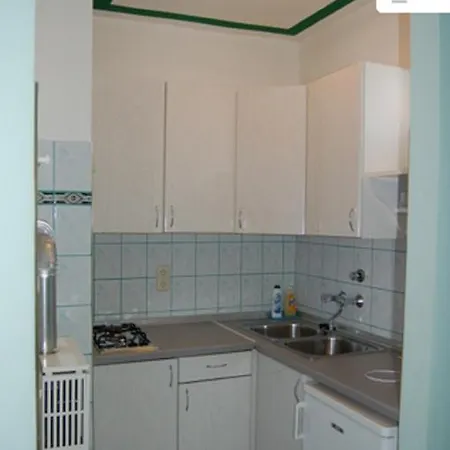 Apartmanhaz Cedrus 8 *