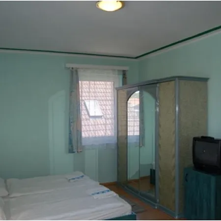 Apartment Apartmanhaz Cedrus 8