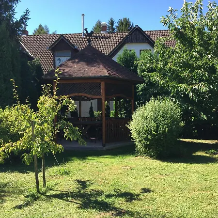 Apartment Apartmanhaz Cedrus 8